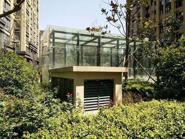 西安鋼結構雨棚夾膠玻璃安裝